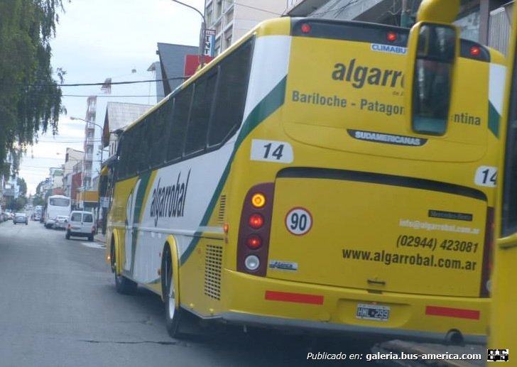 Mercedes-Benz O-500 - Sudamericanas - Algarrobal
HML 299
Interno 14
En el centro de San Carlos de Bariloche

Fotografía: José Aparicio
Palabras clave: Mercedes-Benz Sudamericanas
