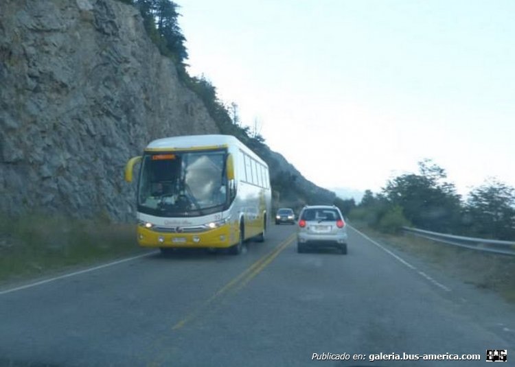 Marcopolo G7 (para Chile) - Quilen Bus
Sobre la Ruta Nacional 40, a unos 25 km de Bariloche.

Fotografía propia.

