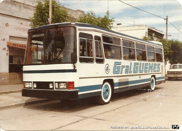 Mercedes-Benz O 140 - Gral. Güemes - Gral. Güemes
[url=https://bus-america.com/galeria/displayimage.php?pid=49258]https://bus-america.com/galeria/displayimage.php?pid=49258[/url]

Gral. Güemes (Prov. Santa Fe), interno 8

RECARROZADO EN  TALLERES PROPIOS EN EL AÑO 85
ORIGINAL DeCaRoLi
Palabras clave: GUEMES ROSARIO