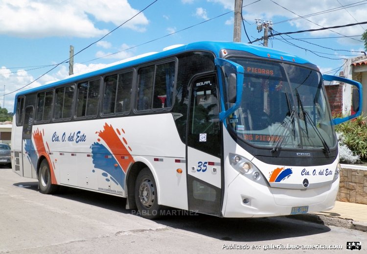 Mercedes-Benz OH 1622 L - CAIO SOLAR (en Uruguay) - CODELESTE
Soportando el intenso calor de la ciudad de Canelones en pleno 29 de Diciembre, coche 35 haciendo la espera para retomar servicios. Patente ATC-1044

Foto: Pablo Martínez
Palabras clave: CAIO SOLAR CODELESTE CANELONES URUGUAY