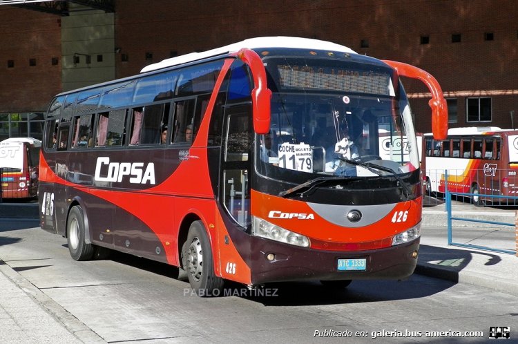 YUTONG ZK6100HB (en Uruguay) - COPSA
ATC-1333

Uno de los tantos que tuvo Copsa de éste modelo en aprticular, que fueron afectados a las líneas hacia el Este, en éste caso la 712. Vemos al interno 426 saliendo de la terminal "Tres Cruces", patente ATC-1333

Foto: Pablo Martínez
Palabras clave: YUTONG ZK6100HB CUMMINS COPSA MONTEVIDEO URUGUAY