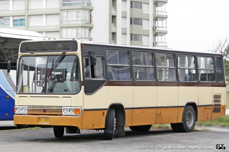 Mercedes-Benz OH 1318 - MARCOPOLO TORINO LN (en Uruguay) - MICRO Ltda.
Otro ex Cutcsa en el interior del país, en este caso en la empresa Micro Ltda. de la ciudad de Punta del Este, aún sin interno, patente B 9-001.

Foto: Pablo Martínez
Palabras clave: MARCOPOLO TORINO GIV MICRO PUNTA DEL ESTE URUGUAY