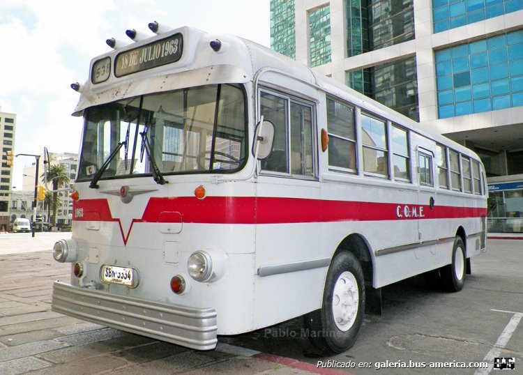 ISUZU - KAWASAKI (en Uruguay) - COMEsa-
SBN 3334

El omnibus insignia de la Compañía de Omnibus Micro del Este S.A. Fue totalmente recuperado en los talleres de la empresa a un estado 100% original de mecánica. Muchos choferes jubilados hicieron sus aportes, tales cómo insignias, luces, instrumentos del tablero e incluso, un pequeño florero de cristal que llevaban en el interior cuándo llegaron a Montevideo. 

Foto: Pablo Martínez
Palabras clave: ISUZU KAWASAKI COMESA MONTEVIDEO URUGUAY 1963