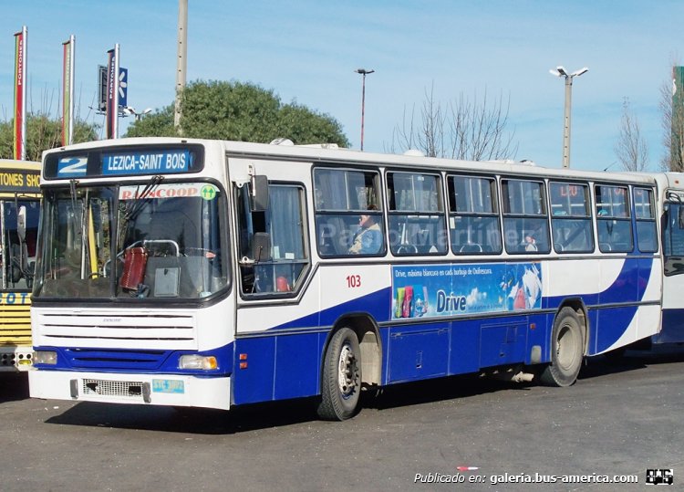 Volvo B58 - THAMCO SCORPION (en Uruguay) - RAINCOOP
STC 1092

Línea 2 (Montevideo), interno 103

Uno de los Thamco que tuvo en su flota la cooperativa RAINCOOP. Siempre se especuló con que éstos coches estaban originalmente construídos para la cooperativa COTSUR, que se liquidó en el año 1992, antes de poder recibirlos, quedándose RAINCOOP con ellos y parte de las líneas y personal de la vieja cooperativa.

Foto: Pablo Martínez

(Rápido Internacional Cooperativo) / línea D10 , municipal de Montevideo / interno 103
Palabras clave: THAMCO SCORPION RAINCOOP MONTEVIDEO URUGUAY