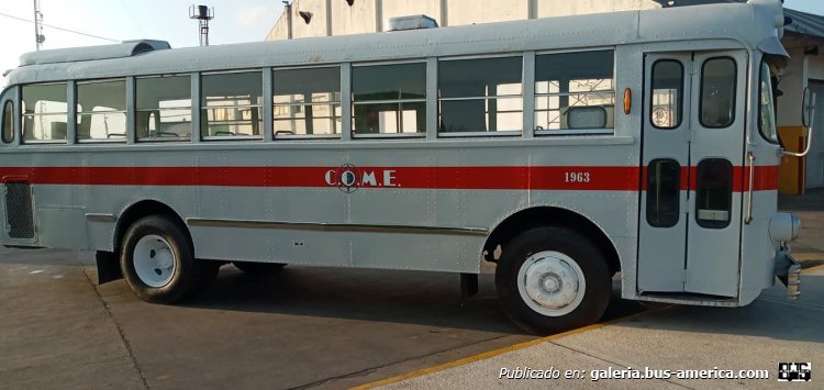 ISUZU - KAWASAKI (en Uruguay) - COMESA
[url=https://bus-america.com/galeria/displayimage.php?pid=50610]https://bus-america.com/galeria/displayimage.php?pid=50610[/url]
[url=https://bus-america.com/galeria/displayimage.php?pid=50611]https://bus-america.com/galeria/displayimage.php?pid=50611[/url]

Coche insignia de la empresa Comesa, repintado en 2020 a un color mucho más parecido al original de 1963. La unidad fue completamente reconstruída hace algunos años atrás en los talleres de la empresa y con el aporte de ex trabajadores.

Foto: Martín Silva
Palabras clave: ISUZU KAWASAKI COMESA MONTEVIDEO URUGUAY 1963
