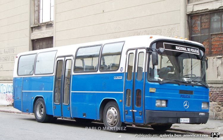 MERCEDES BENZ 0303 (en Uruguay) -Ministerio del Interior, Policía Nacional-
La Policía tuvo algunos de éstos buenos y bonitos omnibus para traslado de los cadetes de la Escuela Nacional de Policía y Banda de Músicos. Fueron sustituidos por buses Yutong. Patente MI 260-507

Foto: Pablo Martínez
Palabras clave: MERCEDES BENZ O303 POLICÍA MONTEVIDEO URUGUAY