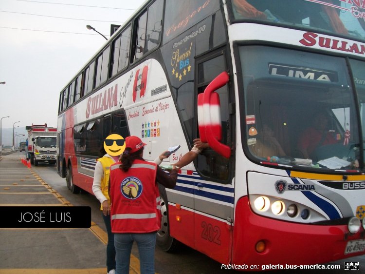 Busscar Panorámico DD (en Perú) - Sullana
Fotografía: José Luis
Palabras clave: cruz del sur