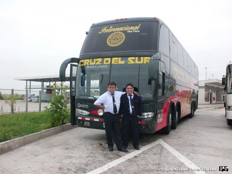 Marcopolo G6 Paradiso 1550 LD (en Perú) - Cruz del Sur
Fotógrafo: ¿?
Palabras clave: cruz del sur