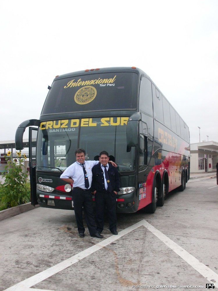 Marcopolo G6 Paradiso 1550 LD (en Perú) - Cruz del Sur
Fotógrafo: ¿?
Palabras clave: cruz del sur