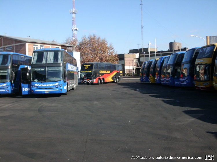 Marcopolo G6 Paradiso 1550 LD (en Perú) - Cruz del Sur
Fotógrafo: ¿?
Palabras clave: cruz del sur