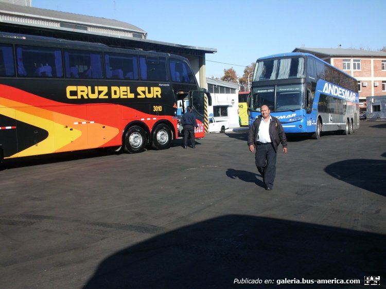 Marcopolo G6 Paradiso 1550 LD (en Perú) - Cruz del Sur
Fotógrafo: ¿?
Palabras clave: cruz del sur