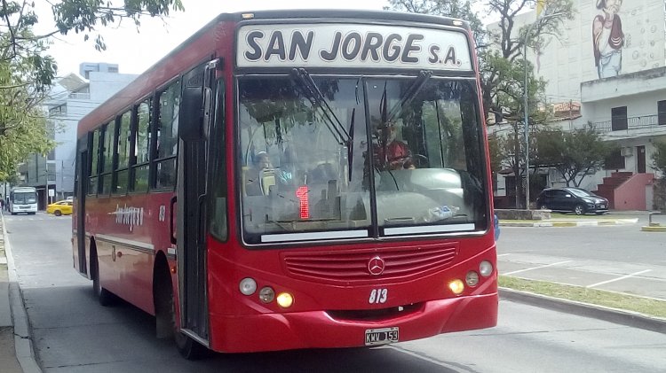 Mercedes-Benz OF 1418 - Metalpar Tronador 2010 - San Jorge
KWV 153

Línea 1 (San Salvador de Jujuy), interno 813
