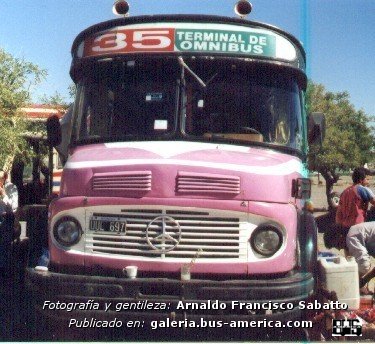 Mercedes-Benz LO 1114 - Crovara 10-85 - América
UUL 697 - ex patente B.2092041

[url=https://bus-america.com/galeria/displayimage.php?pid=54963]https://bus-america.com/galeria/displayimage.php?pid=54963[/url]
[url=https://bus-america.com/galeria/displayimage.php?pid=54964]https://bus-america.com/galeria/displayimage.php?pid=54964[/url]

Ex Concesión Provincial 37 (de Santa Fe), interno 55

Fotografía: Arnaldo Sabatto
