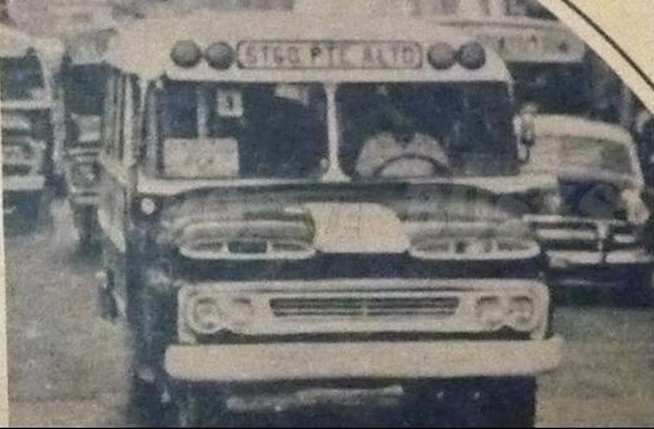 Chevrolet Apache 30 - Franklin IBF - Stgo. Pte. Alto
Fotógrafo: desconocido
Colección: A.R.

Puede conocer la historia de esta carrocera en: [url=https://www.bus-america.com/CHcarrocerias/Franklin/Franklin-histo.php]Historia de carrocerías Franklin[/url]
