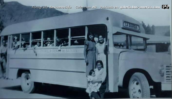 Studebaker - Franklin - La Rápida
Fotógrafo: desconocido del cual buscamos información
Colección: A.R.

Puede conocer la historia de esta carrocera en: [url=https://www.bus-america.com/CHcarrocerias/Franklin/Franklin-histo.php]Historia de carrocerías Franklin[/url]
